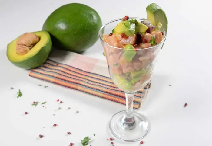 Ceviche de Abacate com Salmão