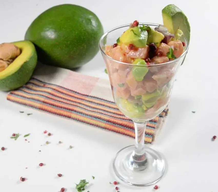 Ceviche de Abacate com Salmão